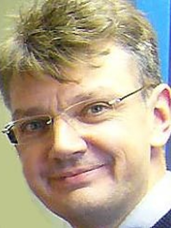  P Simon Jones
